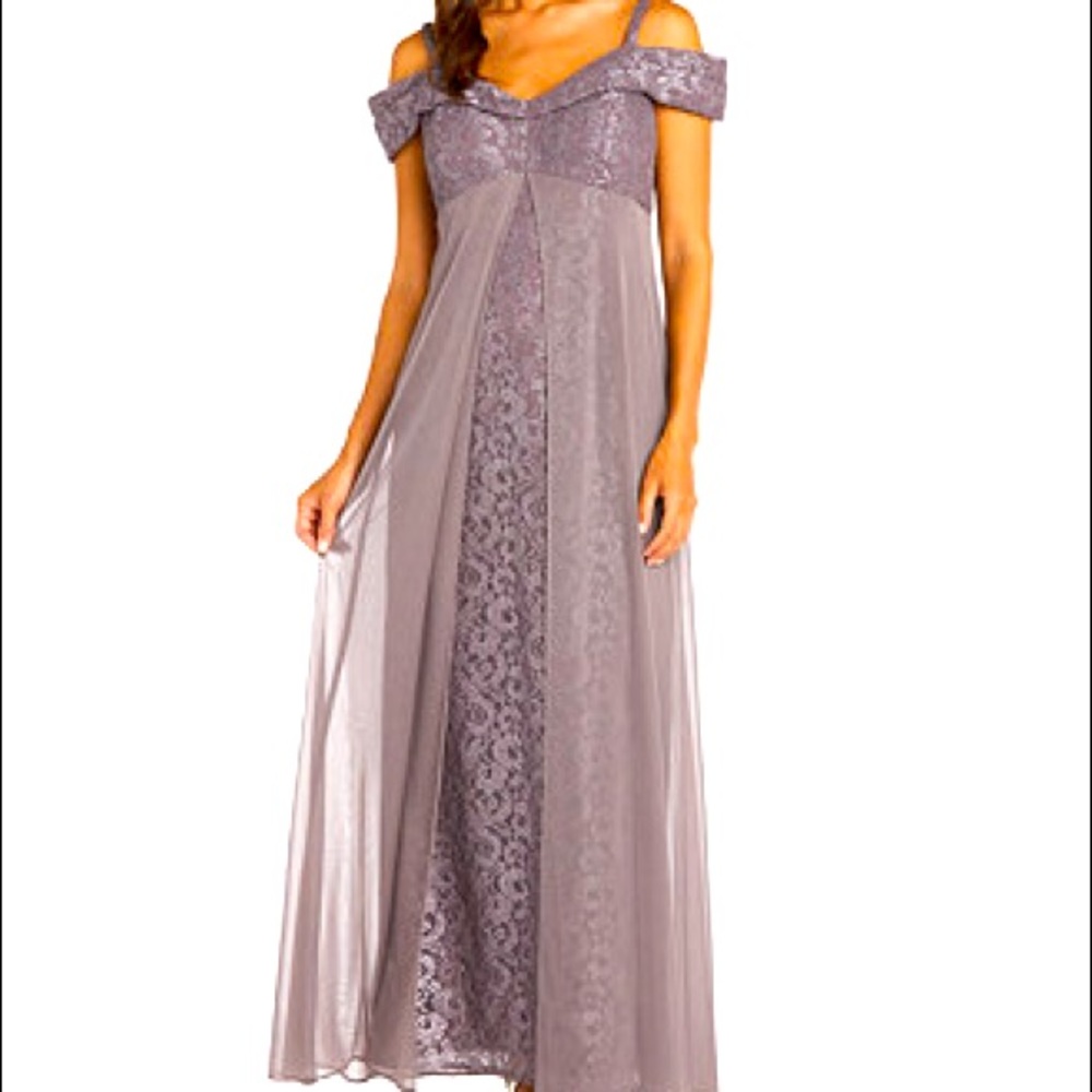 R & M Richards gown NWT